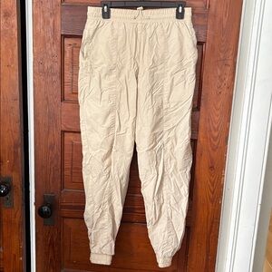 WILO The Label Parachute Joggers Athletic Pants Ivory Net Lined Size Medium